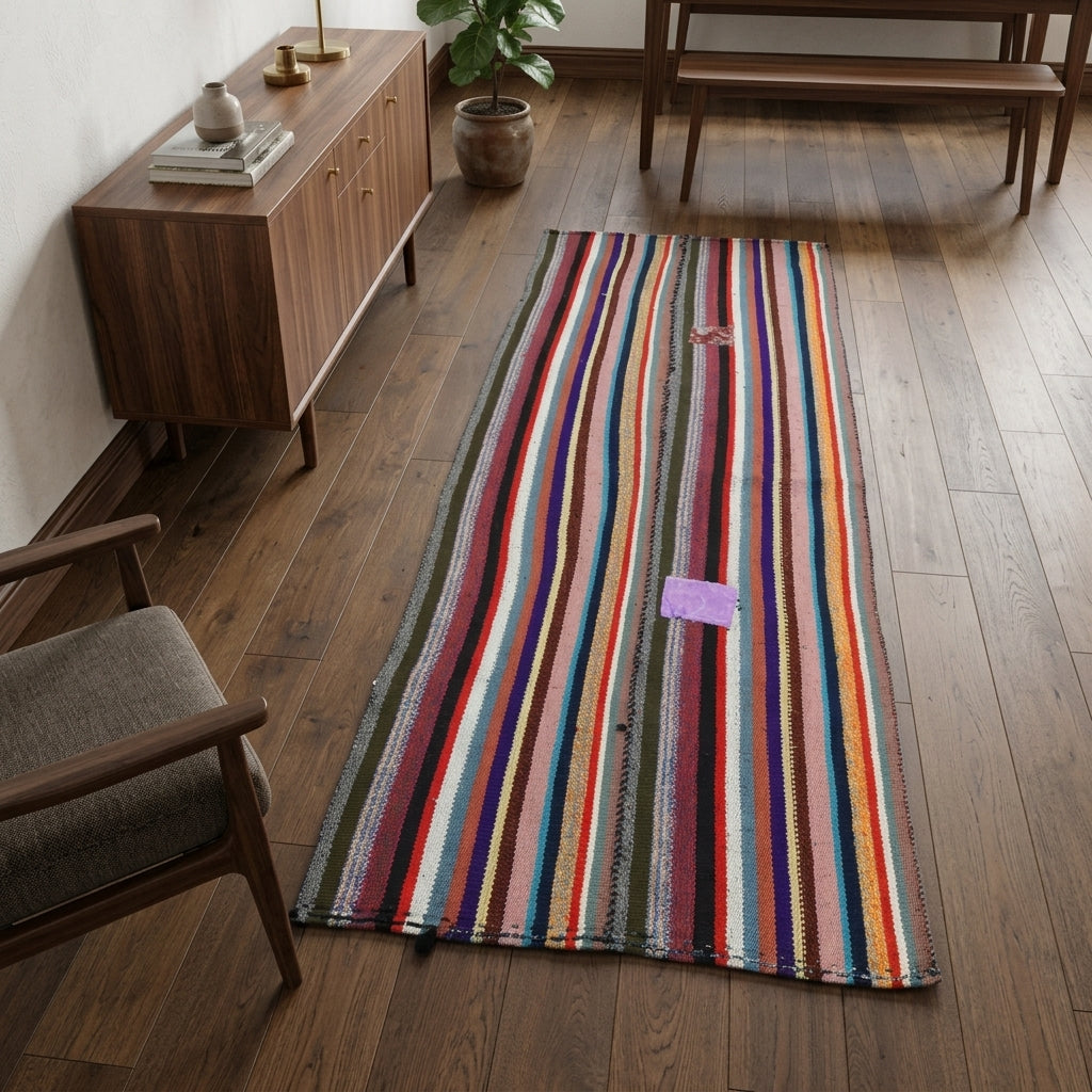 Striped pattern on the Kadifenaz vintage kilim rug – handwoven flatweave in Anatolia, Turkey
