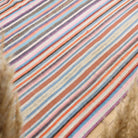 Striped pattern on the Zerisik vintage kilim rug – handwoven flatweave in Anatolia, Turkey