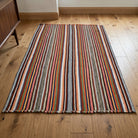 Striped pattern on the Mehisik vintage kilim rug – handwoven flatweave in Anatolia, Turkey