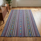 Striped pattern on the Damlabahar vintage kilim rug – handwoven flatweave in Anatolia, Turkey