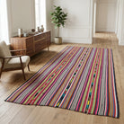 Striped pattern on the Zulfiyegul vintage kilim rug – handwoven flatweave in Anatolia, Turkey