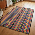 Striped pattern on the Filizperver vintage kilim rug – handwoven flatweave in Anatolia, Turkey