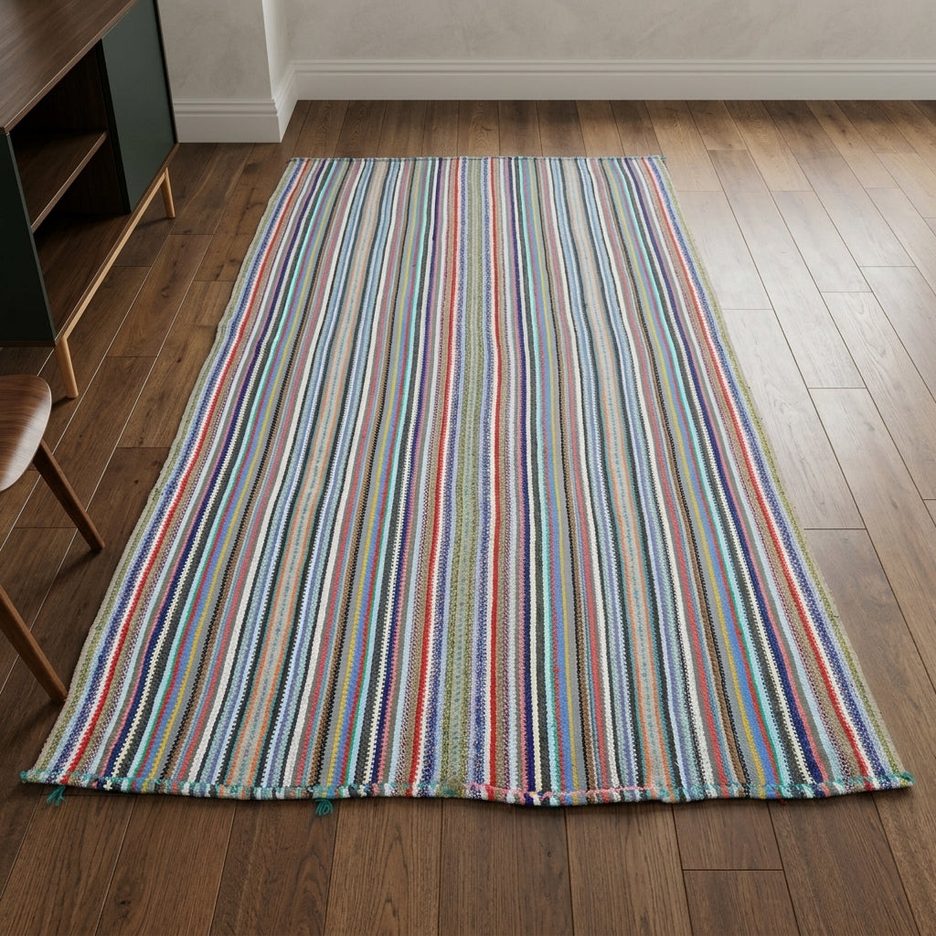 Oriental pattern on the Yaseminkusa vintage kilim rug – handwoven flatweave in Anatolia, Turkey