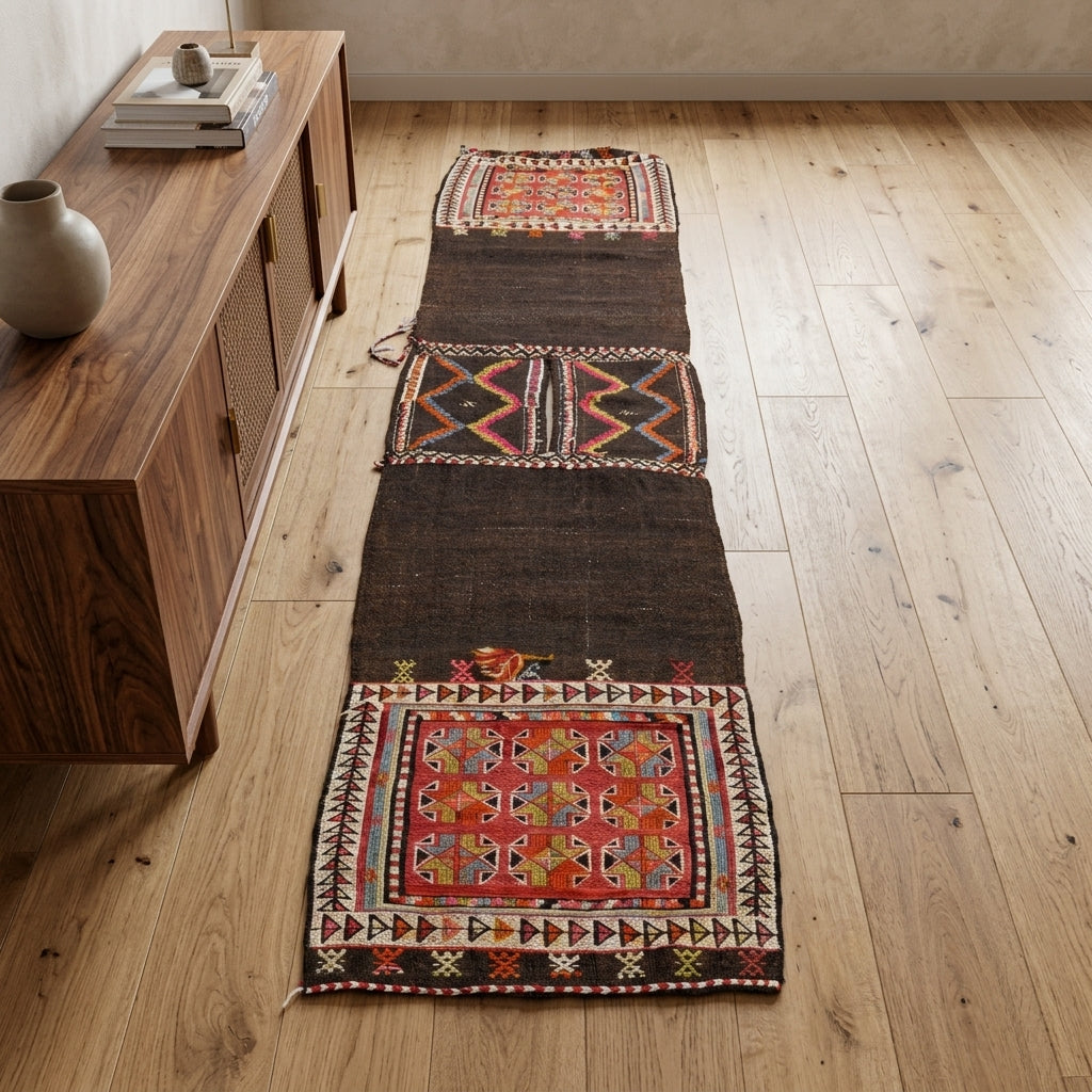 Oriental pattern on the Nanuli vintage kilim runner rug – handwoven flatweave in Anatolia, Turkey