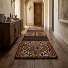 Oriental pattern on the Ahupezir vintage kilim rug – handwoven flatweave in Anatolia, Turkey
