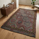 Oriental pattern on the Agathopelia vintage kilim rug – handwoven flatweave in Anatolia, Turkey
