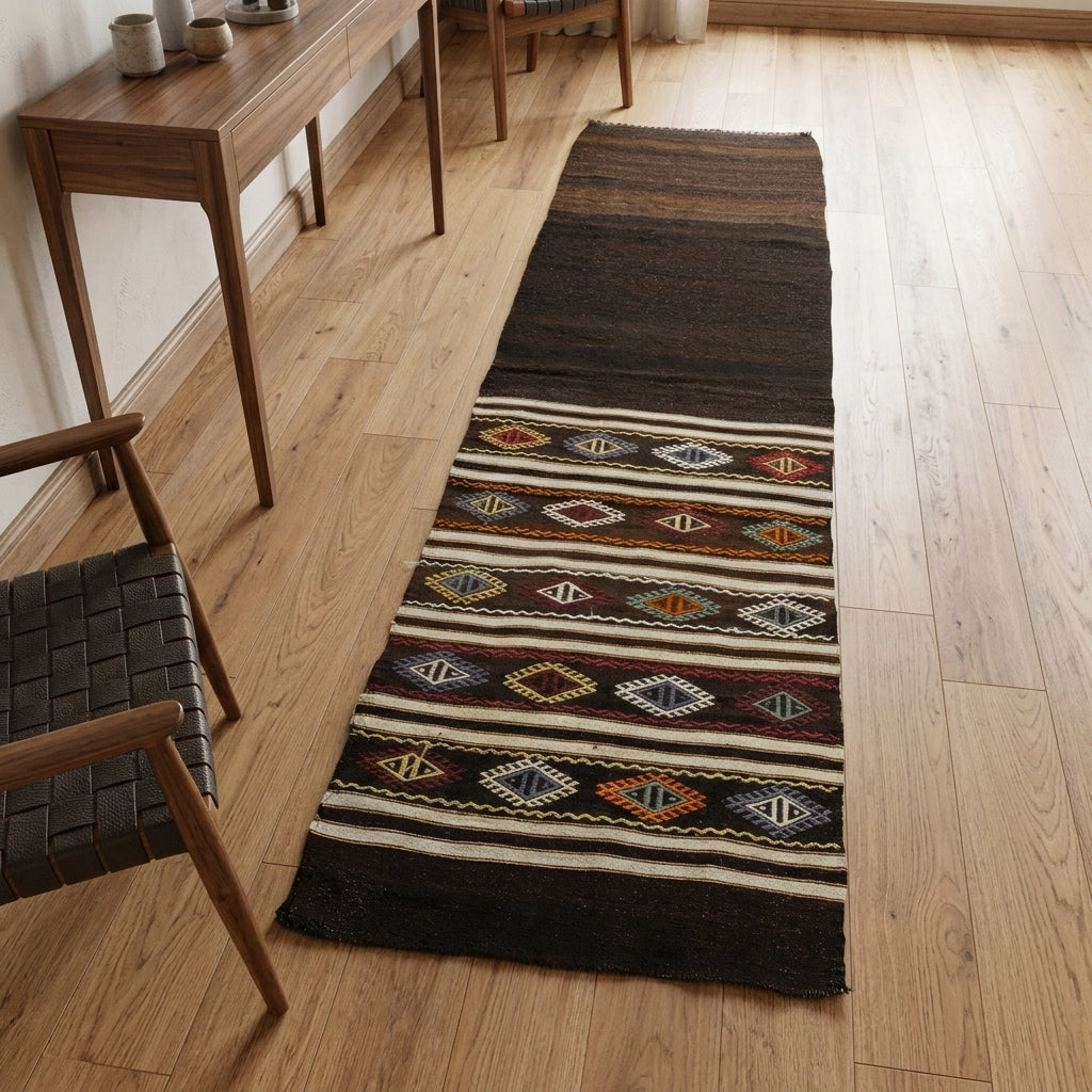 Ikat pattern on the Ipekefsan vintage kilim runner rug – handwoven flatweave in Anatolia, Turkey