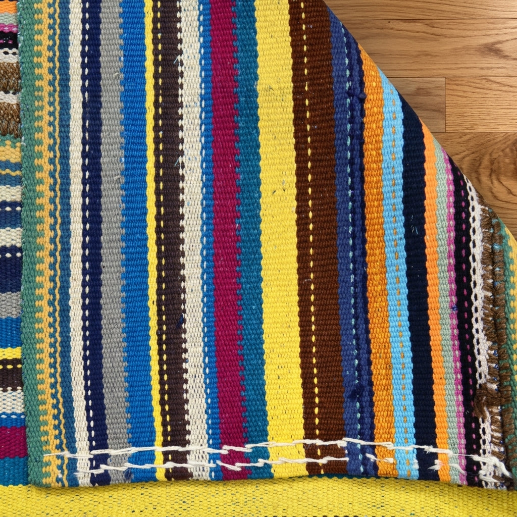 Striped pattern on the Kalokoma vintage kilim rug – handwoven flatweave in Anatolia, Turkey