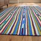 Striped pattern on the Melek vintage kilim rug – handwoven flatweave in Anatolia, Turkey