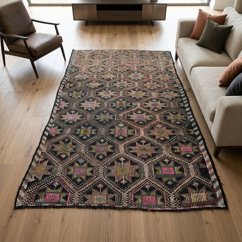 Ikat pattern on the Anthonoma vintage kilim rug – handwoven flatweave in Anatolia, Turkey