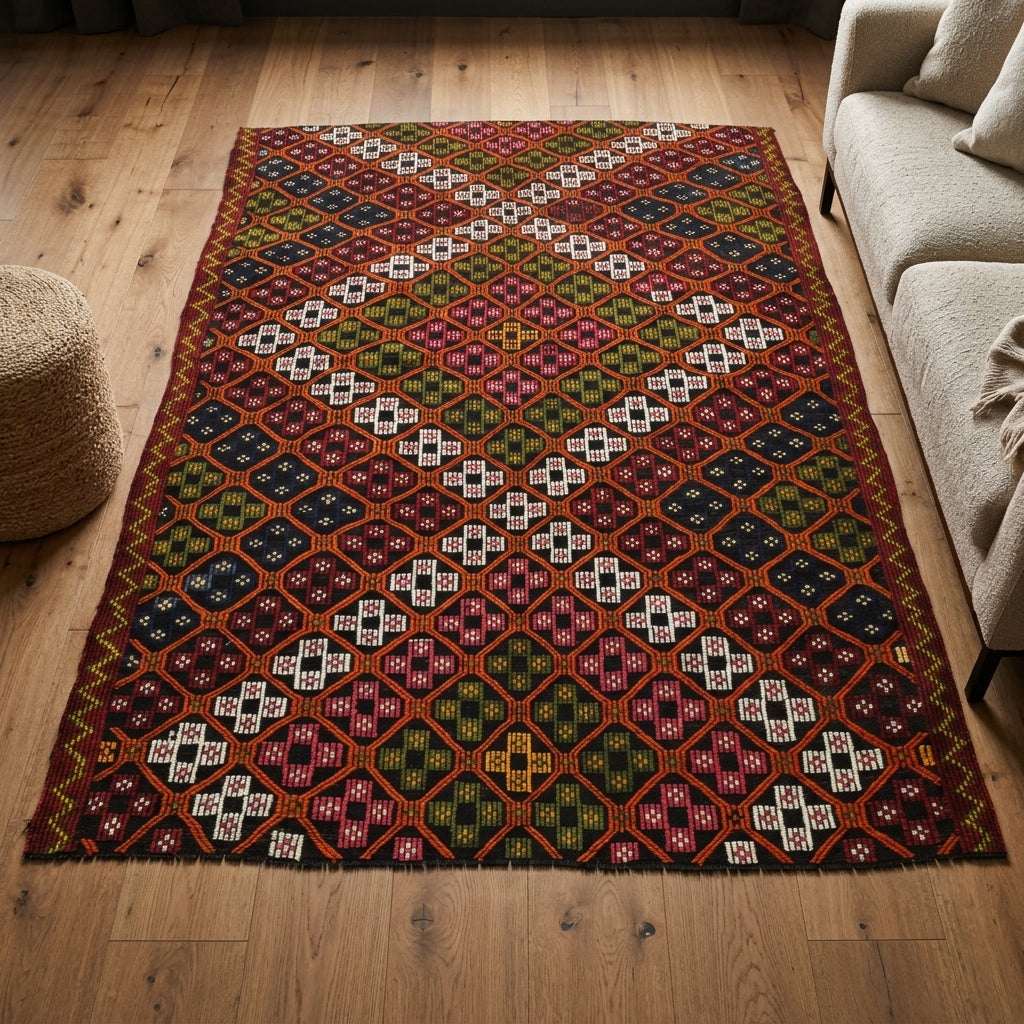 Ikat pattern on the Sitaretac vintage kilim rug – handwoven flatweave in Anatolia, Turkey