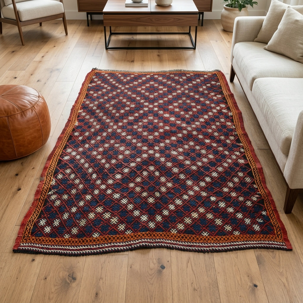 Geometric pattern on the Sitareruh vintage kilim rug – handwoven flatweave in Anatolia, Turkey