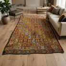Geometric pattern on the Yaseminsad vintage kilim rug – handwoven flatweave in Anatolia, Turkey