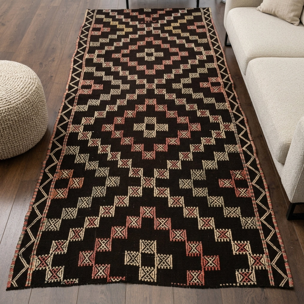 Ikat pattern on the Keje vintage kilim runner rug – handwoven flatweave in Anatolia, Turkey