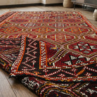 Ikat pattern on the Kydophyllis vintage kilim rug – handwoven flatweave in Anatolia, Turkey