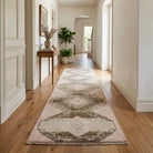 Oriental pattern on the Glykocharis vintage runner rug – handmade in Anatolia, Turkey