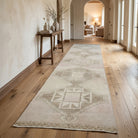 Geometric pattern on the Galenorhoe vintage runner rug – handmade in Anatolia, Turkey