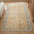 Oriental pattern on the Safirbike vintage area rug – handmade in Anatolia, Turkey