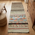 Striped pattern on the Ihlamurbahar vintage kilim rug – handwoven flatweave in Anatolia, Turkey