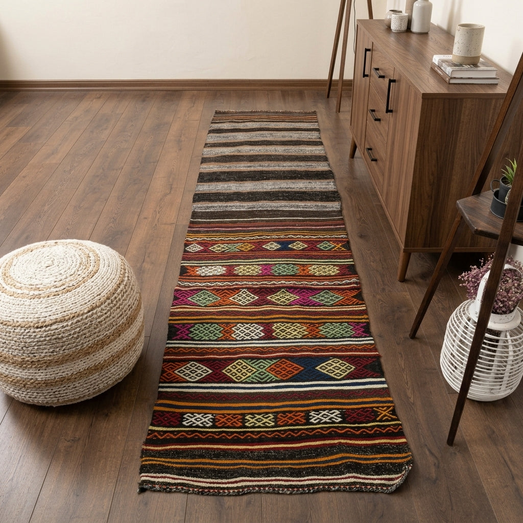 Ikat pattern on the Hippodike vintage kilim runner rug – handwoven flatweave in Anatolia, Turkey