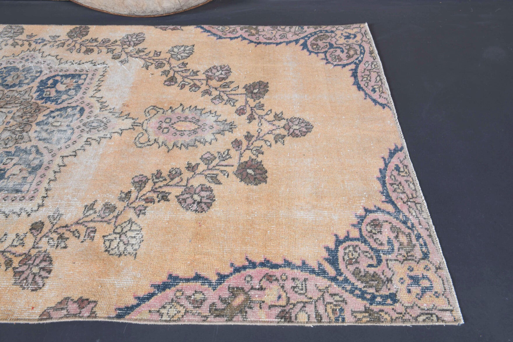 115x155 cm vintage Anatolian area rug – Cyanodoxa, low pile, wool