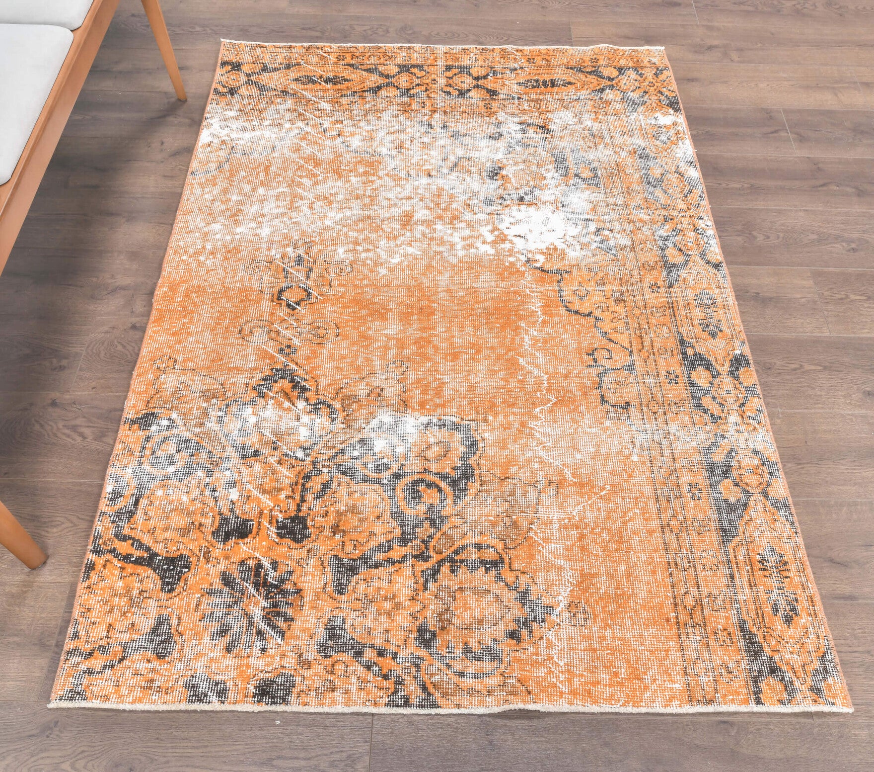 Handmade wool rug from Anatolia, Turkey – 4x6 Vintage Handmade Anatolian Area Rug 4'1" x 5'9"