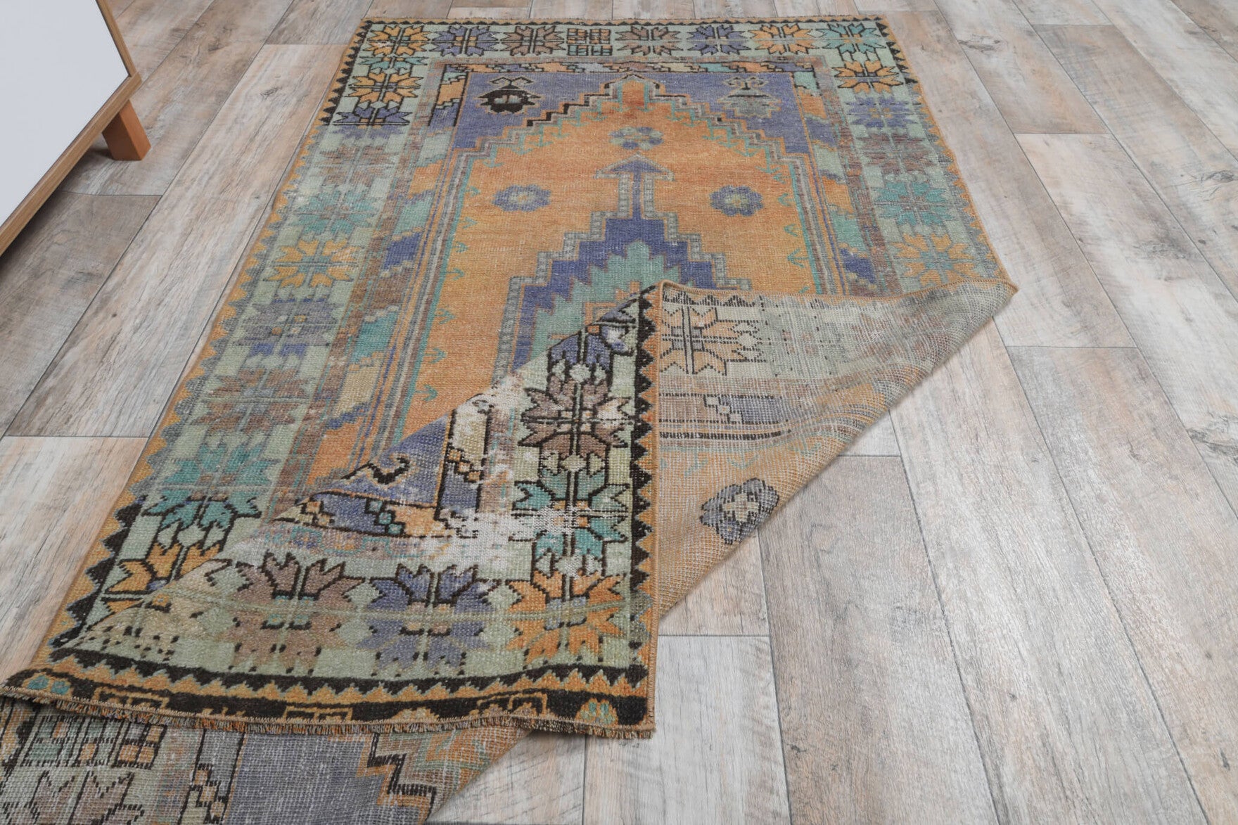 Authentic Anatolian vintage area rug (1970s) with oriental design – one-of-a-kind at Fame Rugs