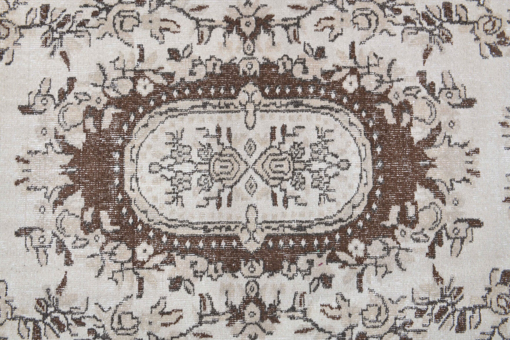 Hazanbahar rug: 1970s handmade Anatolian rug with oriental motifs and cotton backing