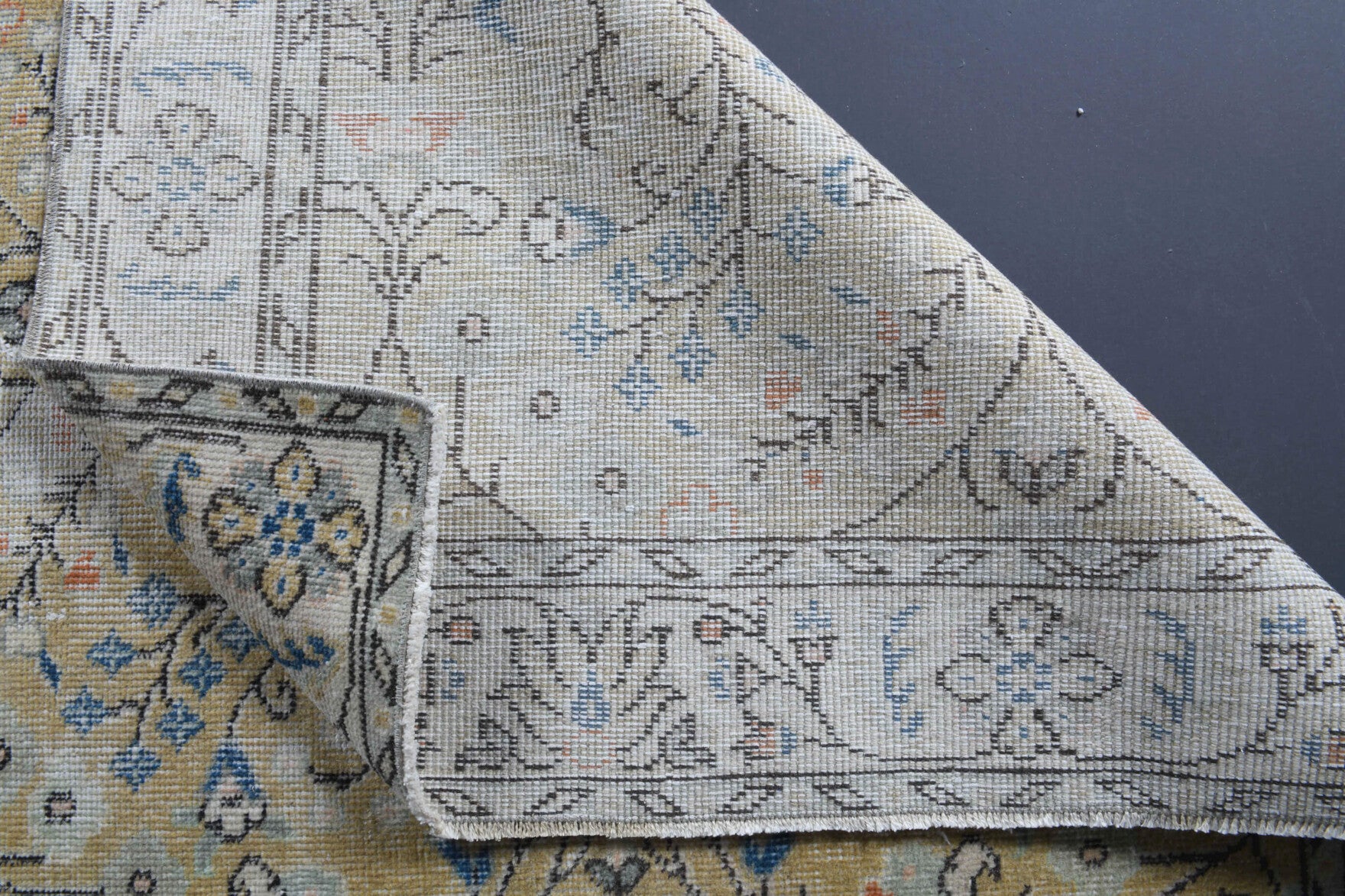 121x208 cm vintage Anatolian area rug – Dilfuruz, low pile, wool