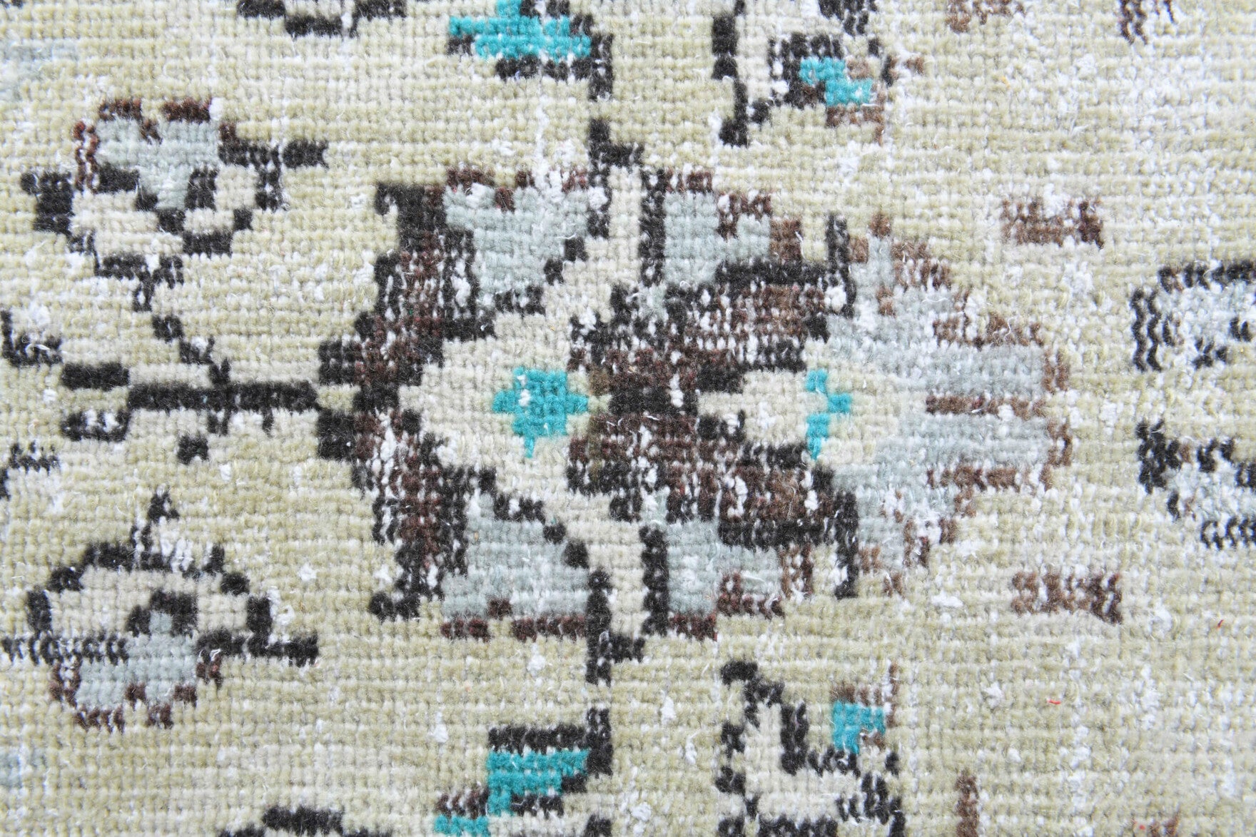 One-of-a-kind 1970s Anatolian vintage area rug in wool, 3'10" x 6'8"