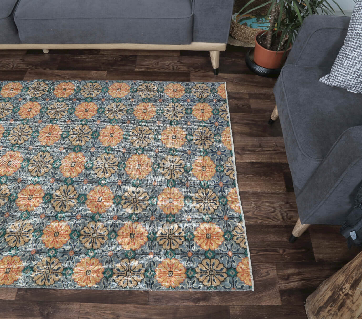 One-of-a-kind 1970s Anatolian vintage area rug in wool, 3'11" x 7'5"