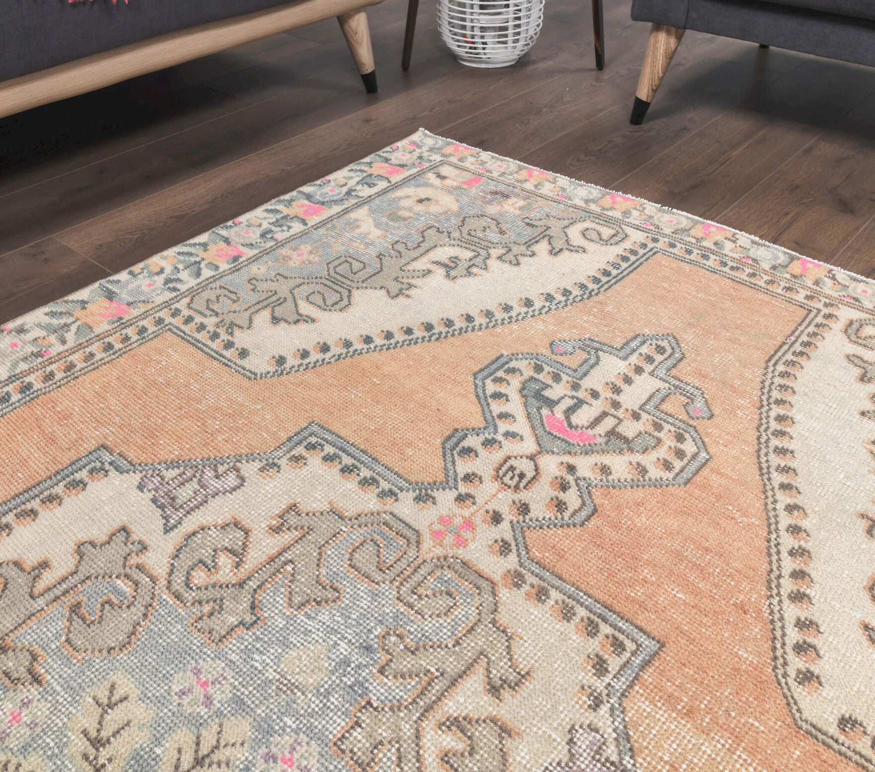 Nesrinay rug: 1970s handmade Anatolian rug with oriental motifs and cotton backing