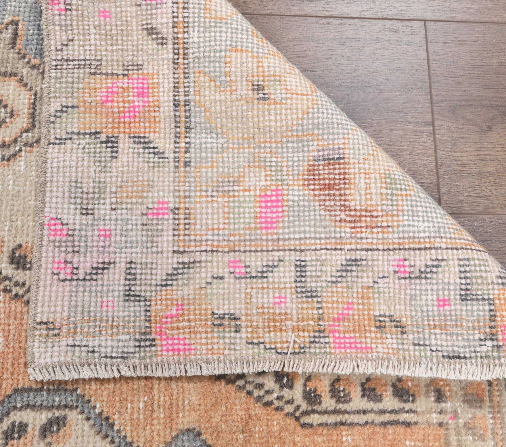 Authentic Anatolian vintage area rug (1970s) with oriental design – one-of-a-kind at Fame Rugs