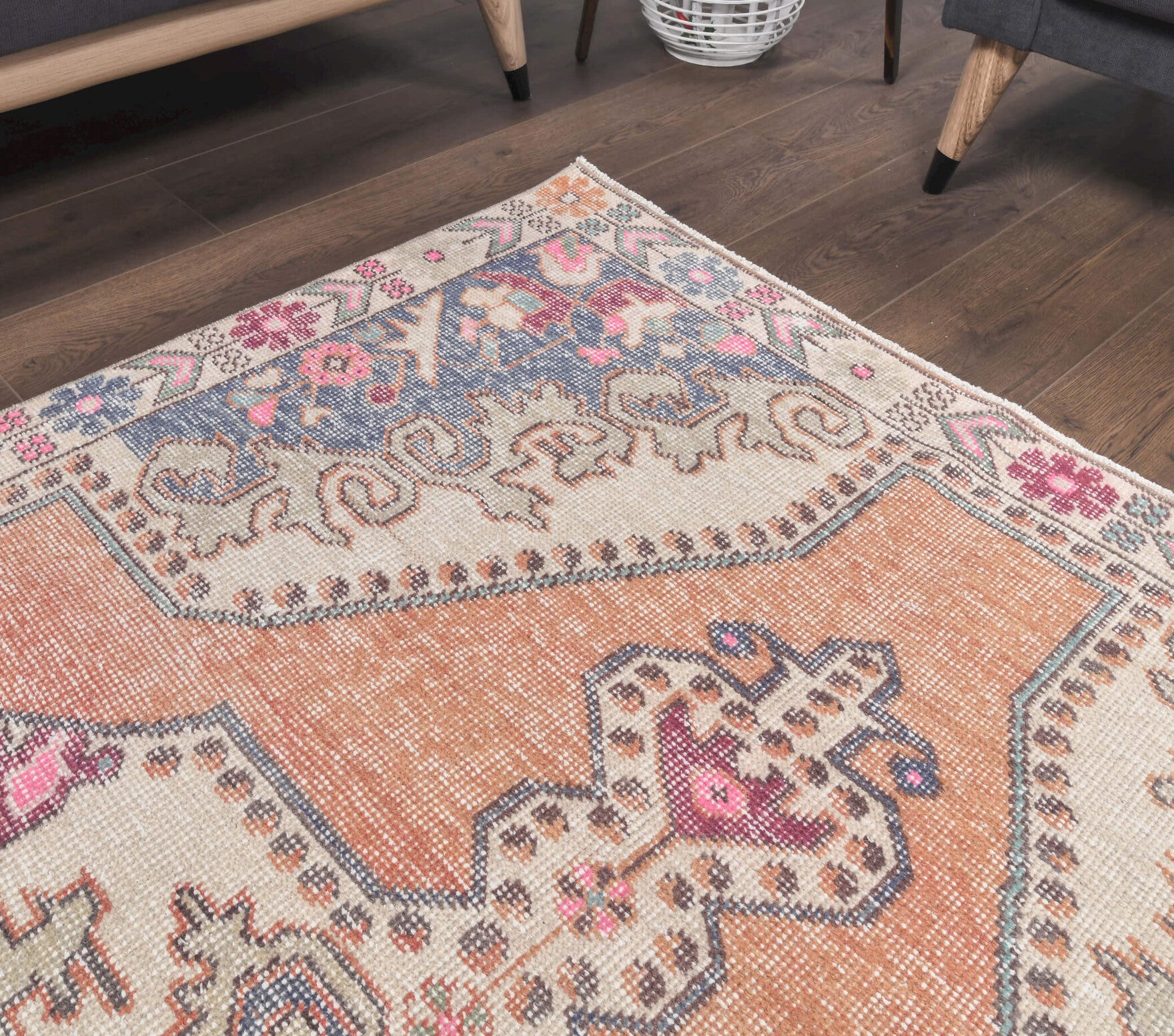 Nergispeyker rug: 1970s handmade Anatolian rug with oriental motifs and cotton backing