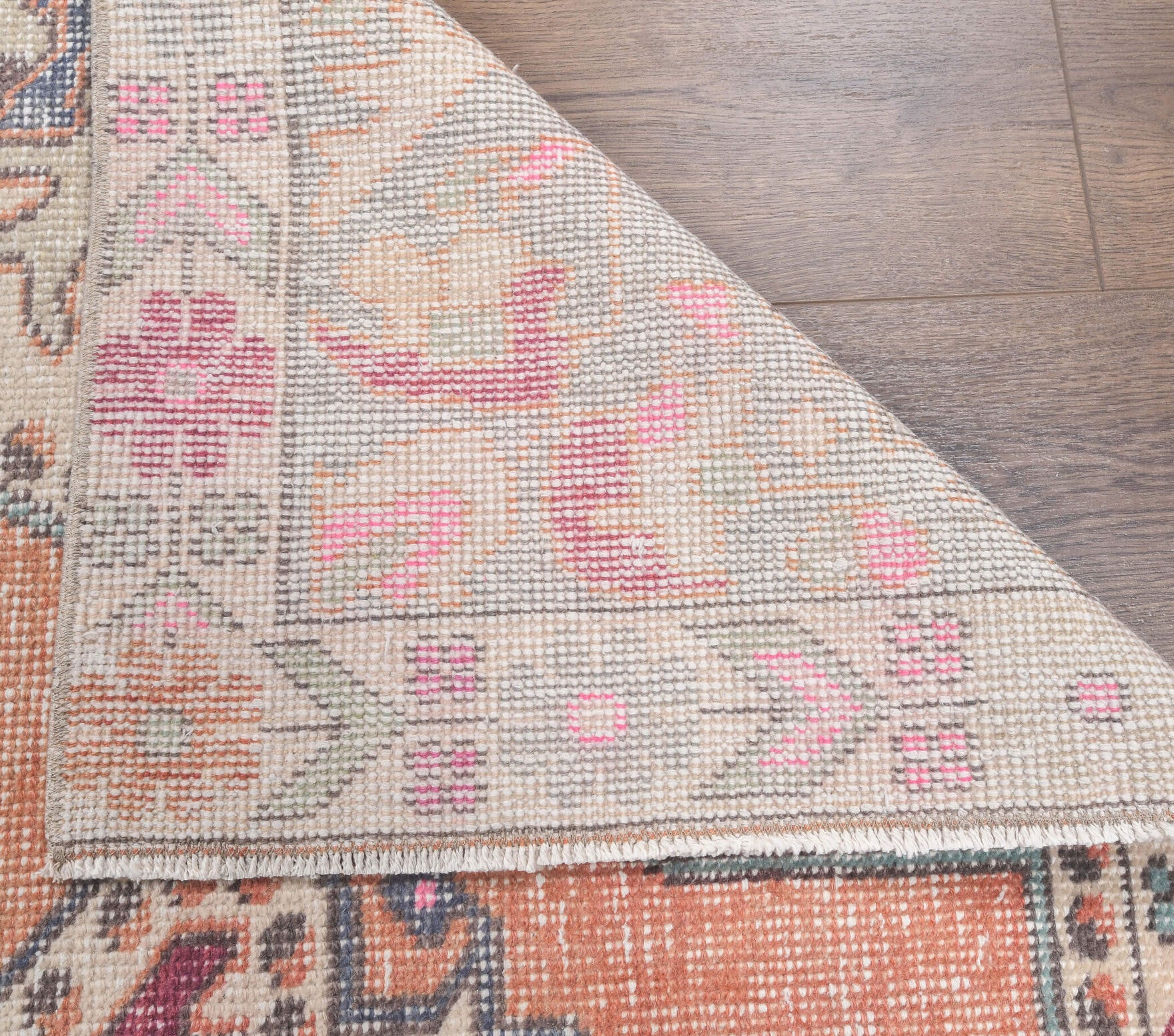 Authentic Anatolian vintage area rug (1970s) with oriental design – one-of-a-kind at Fame Rugs