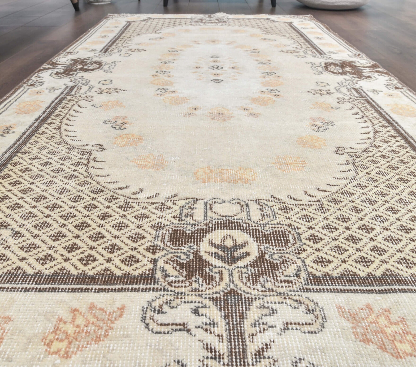 110x210 cm vintage Anatolian area rug – Nephemene, low pile, wool
