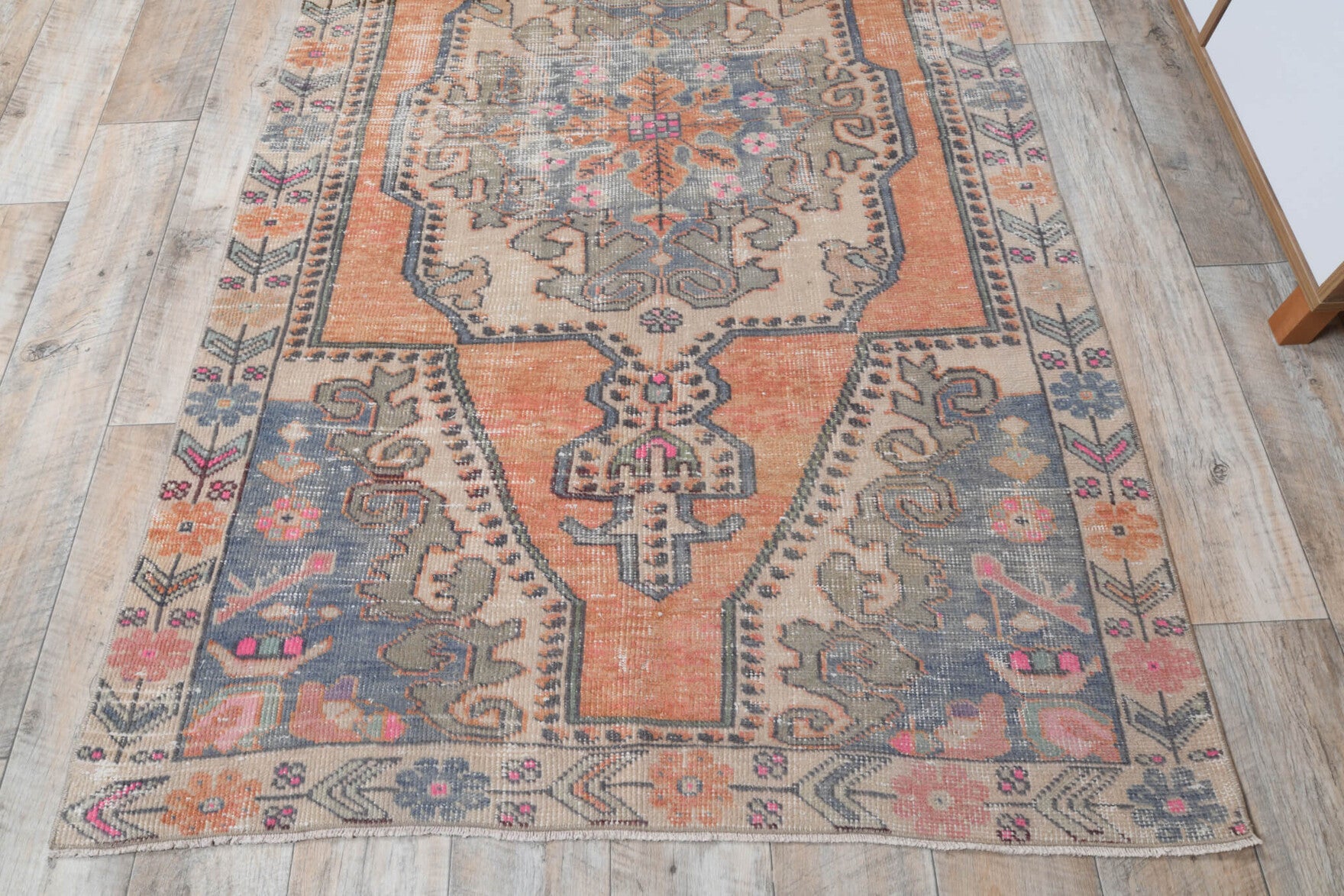 Fulyadeniz rug: 1970s handmade Anatolian rug with oriental motifs and cotton backing