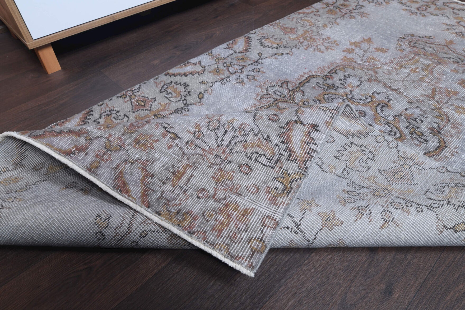 Authentic Anatolian vintage area rug (1970s) with oriental design – one-of-a-kind at Fame Rugs
