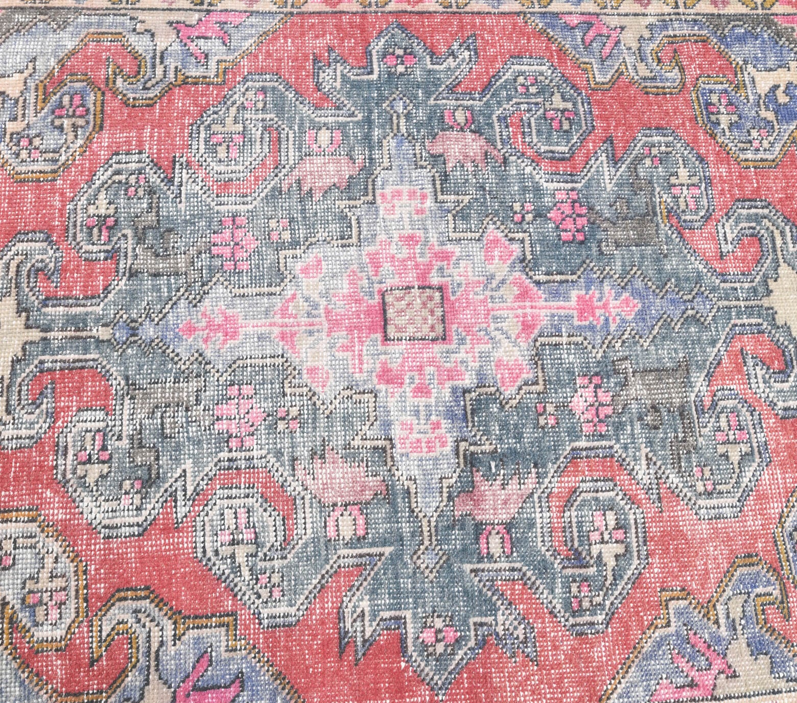123x209 cm vintage Anatolian area rug – Naiasthene, low pile, wool