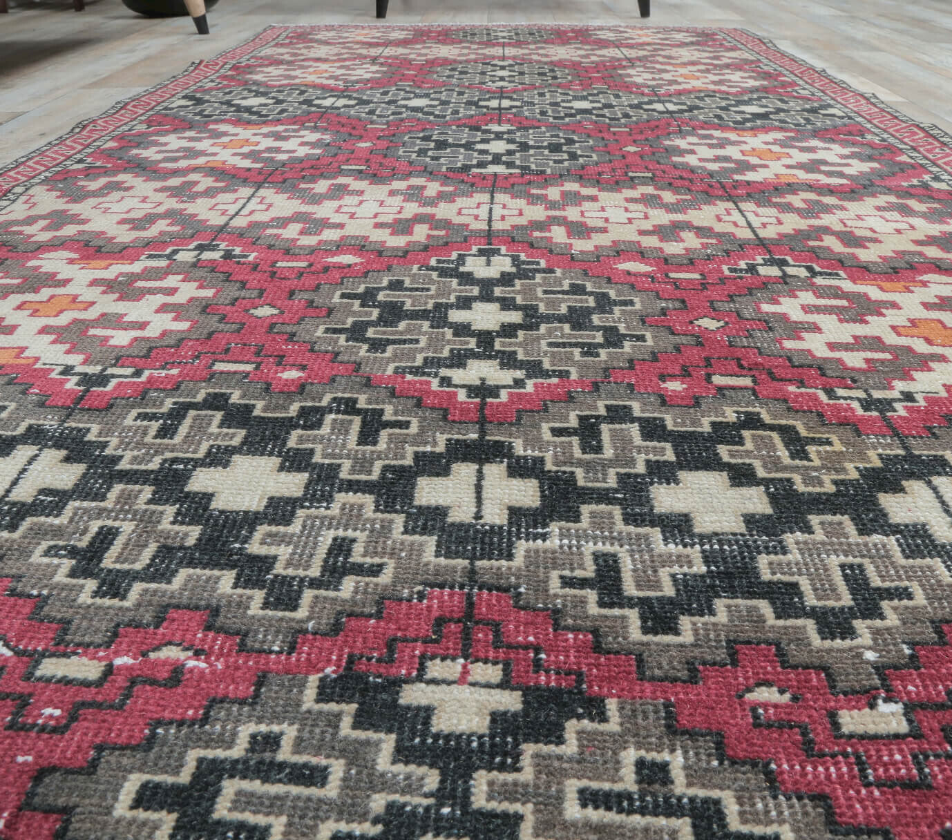 119x219 cm vintage Anatolian area rug – Hebe, low pile, wool