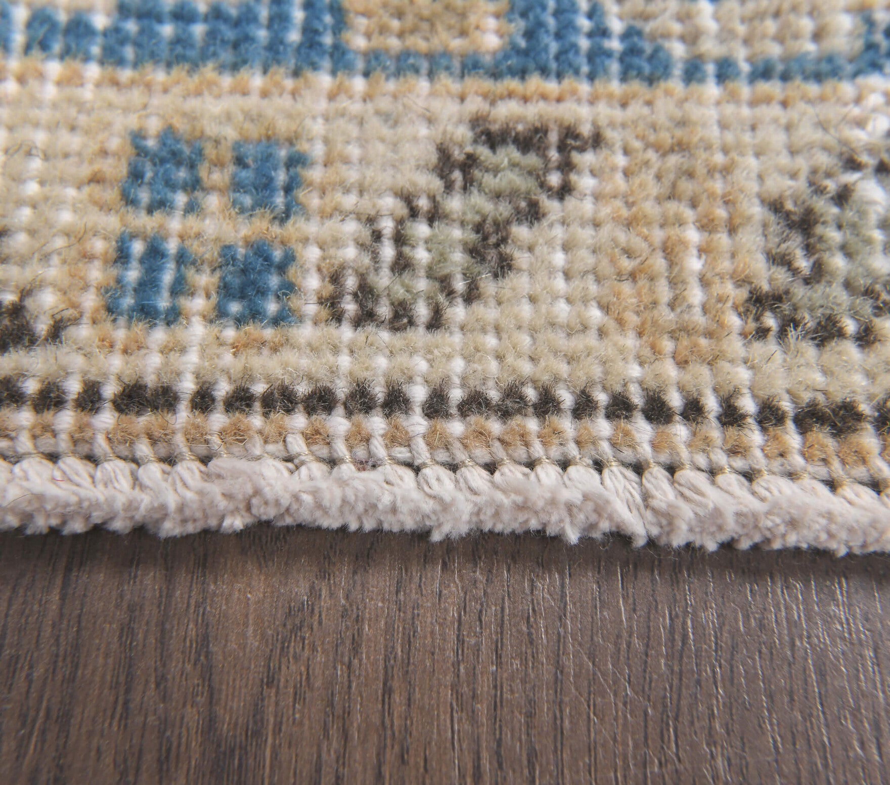 115x201 cm vintage Anatolian area rug – Isophrosyne, low pile, wool