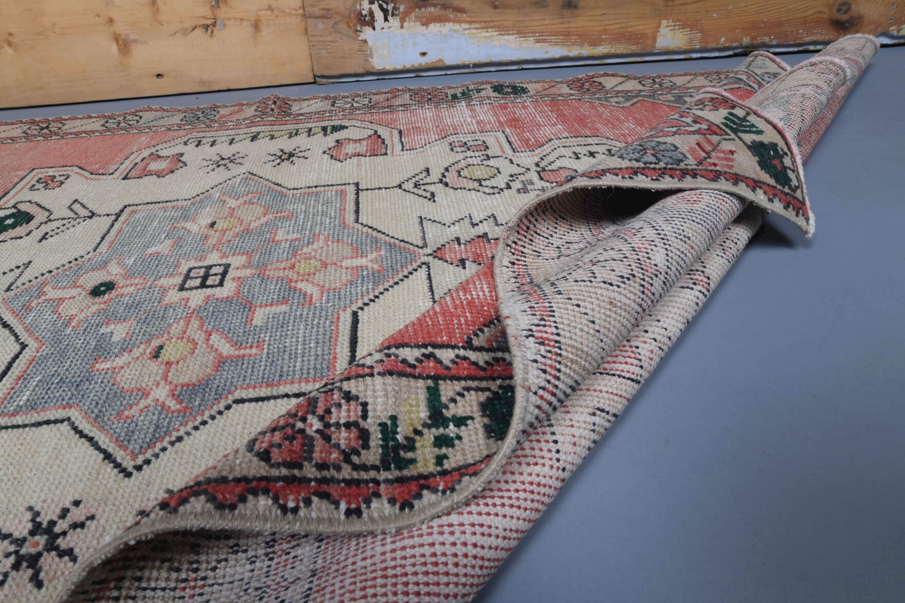 Handmade wool rug from Anatolia, Turkey – Oriental Vintage Area Rug 4'2" x 7'2"