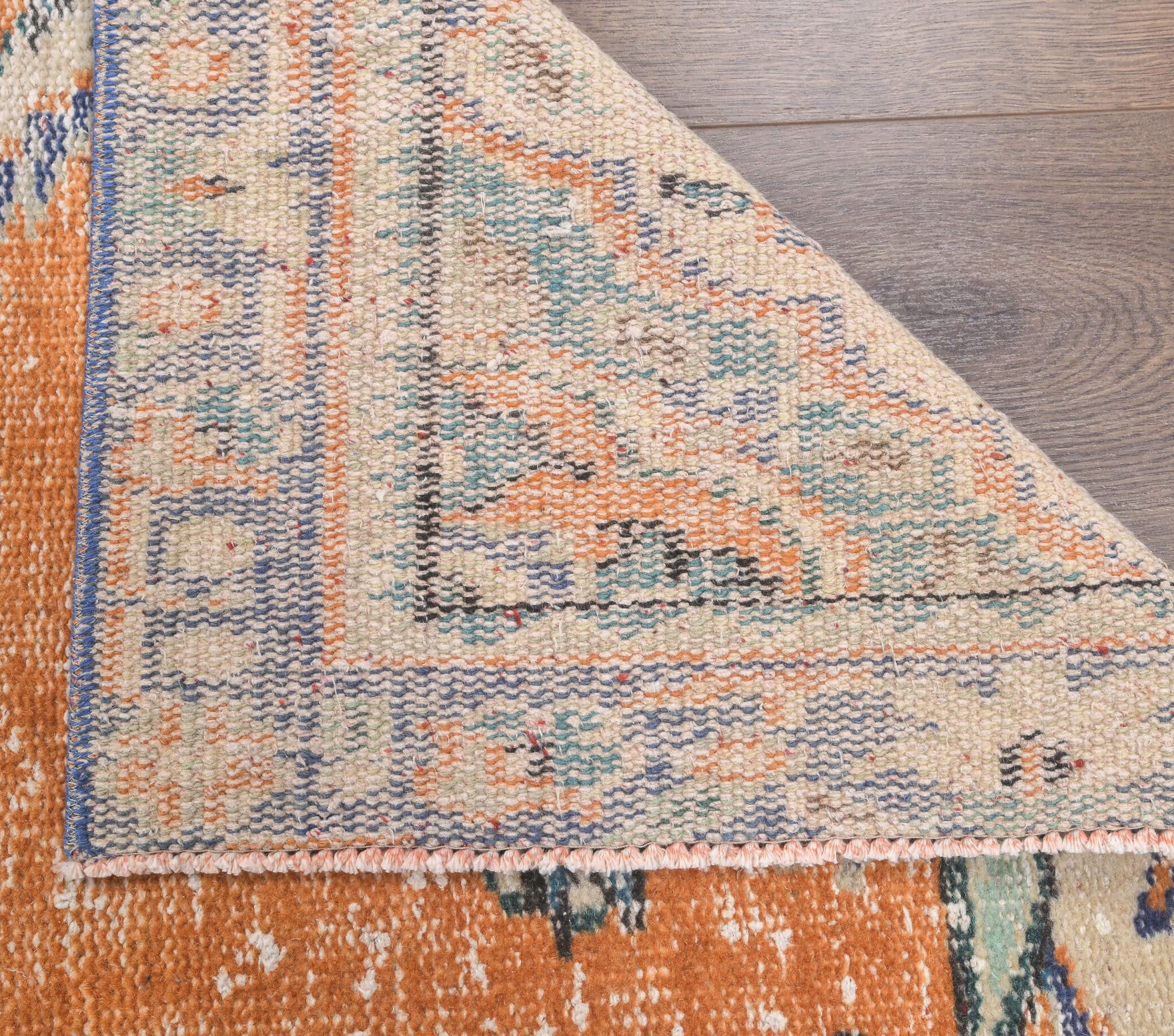 Authentic Anatolian vintage area rug (1970s) with oriental design – one-of-a-kind at Fame Rugs