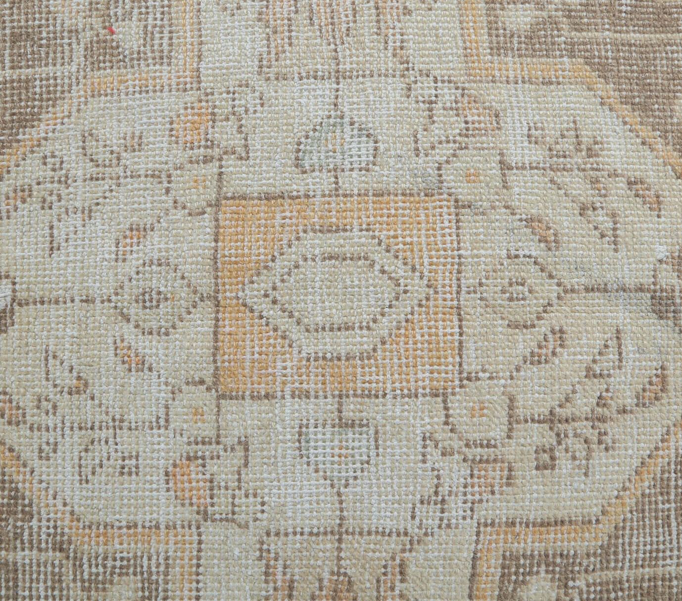 Ihlamurhayat rug: 1970s handmade Anatolian rug with oriental motifs and cotton backing