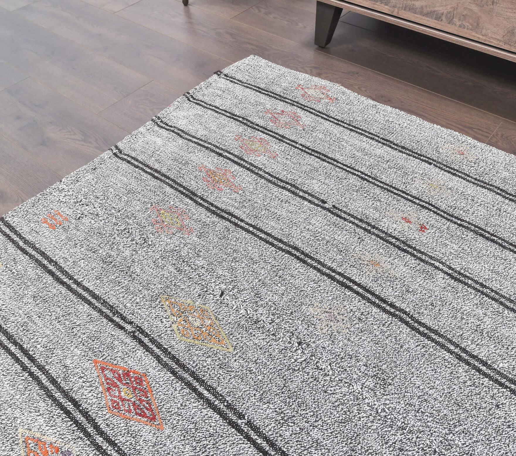 Kadifetac kilim: 1960s handwoven flatweave Anatolian kilim with striped motifs