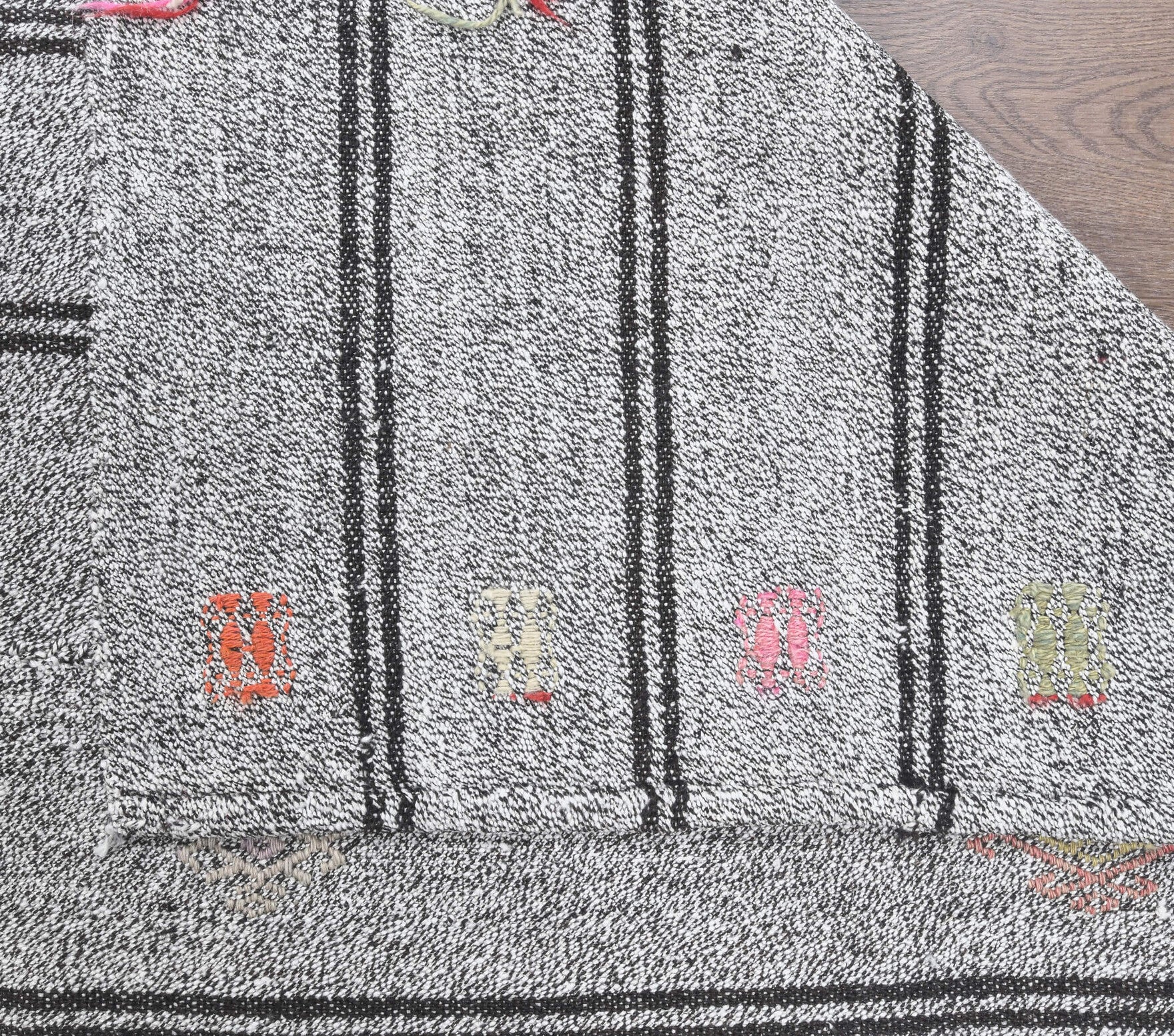 Authentic Anatolian vintage kilim rug (1960s) with striped design – one-of-a-kind at Fame Rugs