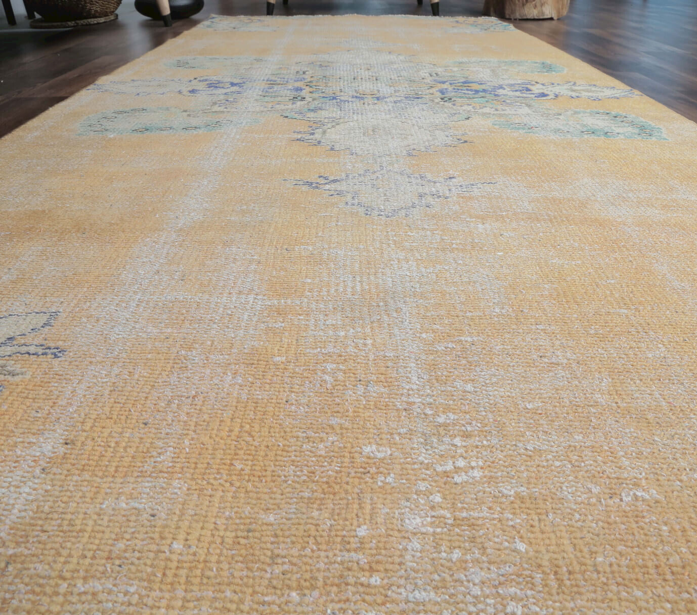 113x275 cm vintage Anatolian area rug – Ianthekleia, low pile, wool
