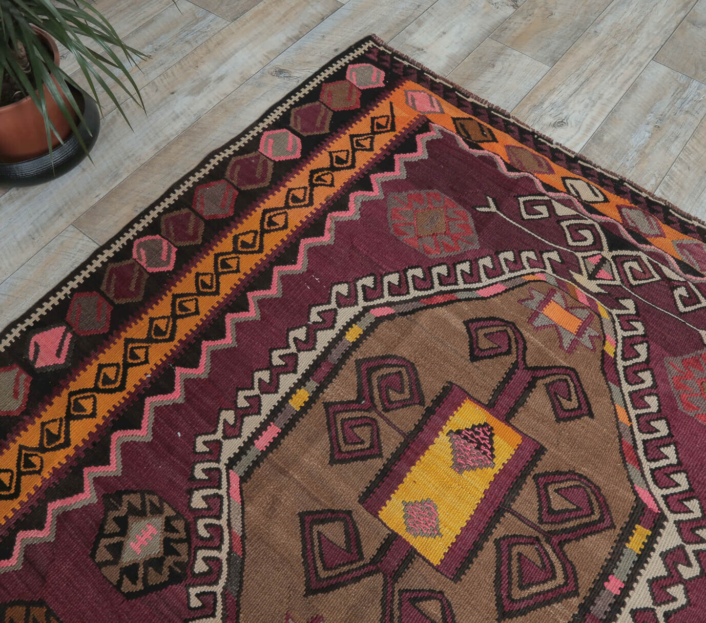 Authentic Anatolian vintage kilim rug (1960s) with tribal design – one-of-a-kind at Fame Rugs