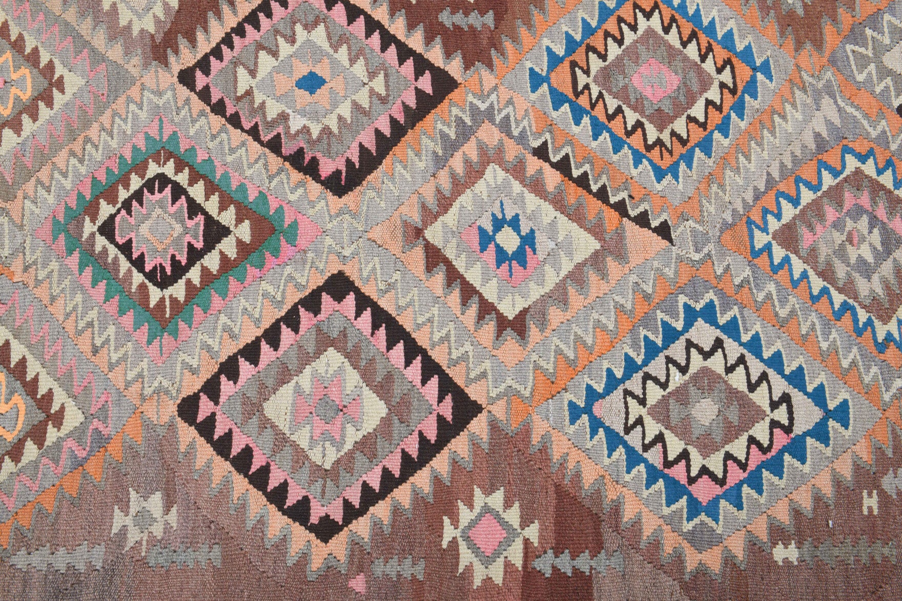 Authentic Anatolian vintage kilim runner rug (1960s) with geometric design – one-of-a-kind at Fame Rugs
