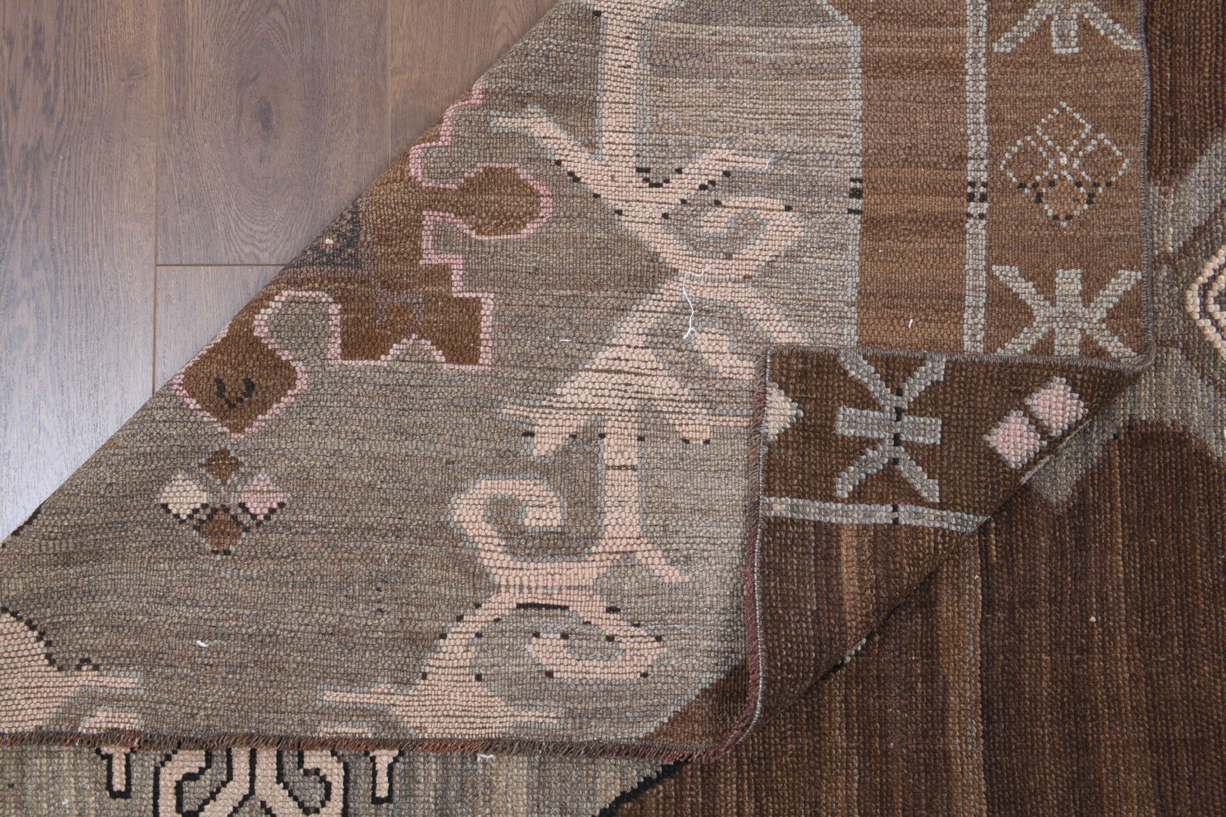 143x195 cm vintage Anatolian area rug – Cymothoe, low pile, wool